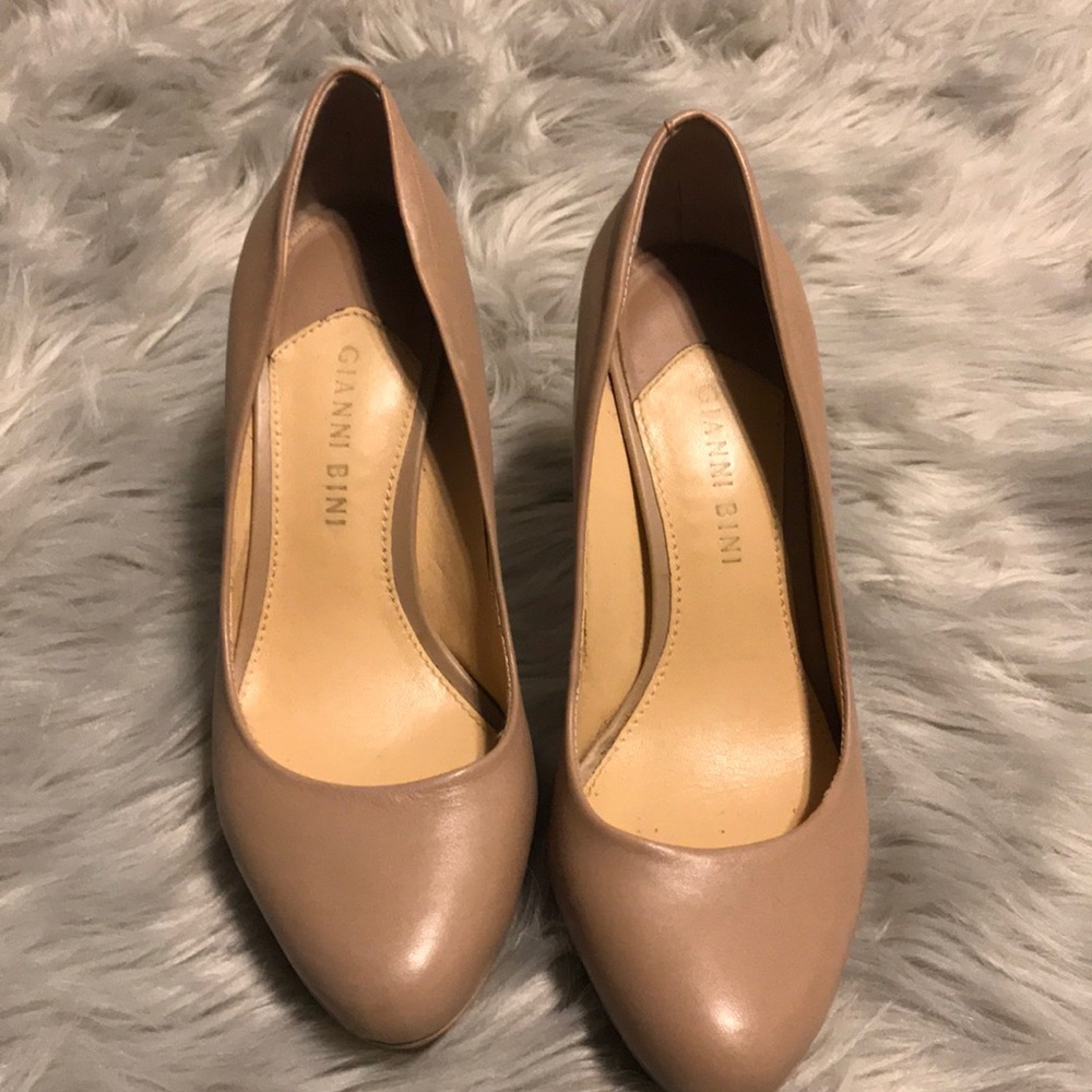 Gianni Bini SZ 7m nude heels 👠